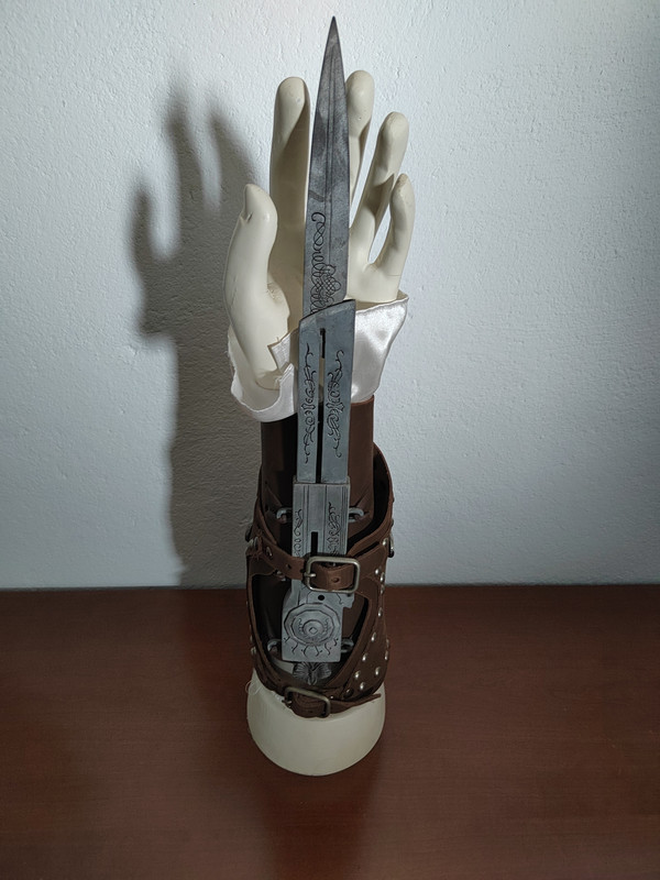 Ezio Hoja Oculta Replica (2)