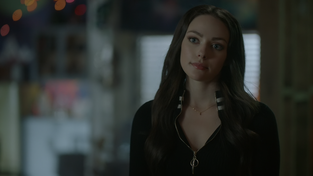 Legacies.S04E19.This.Can.Only.End.in.Blood.1080p.10bit.AMZN.WEB-DL.DDP5.1.HEVC-Vyndros.mkv_snapshot_