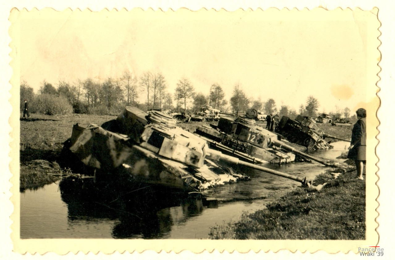 621810760 Pz IV w rzece Tymianka w Jedlińsku koło Radomia