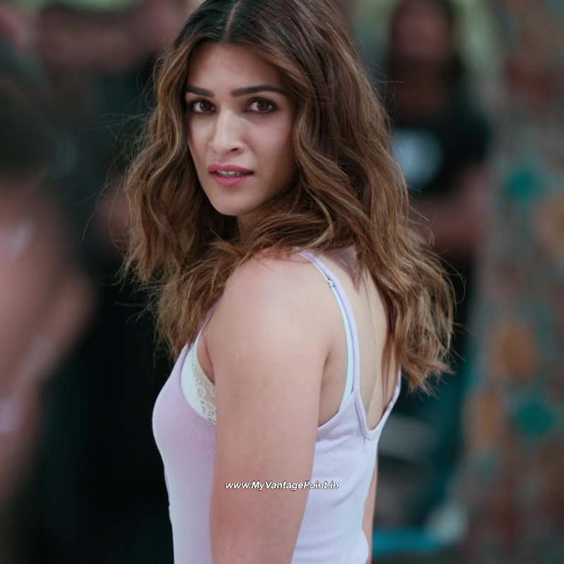 hd-wallpaper-of-kriti-sanon-from-bachchhan-paandey