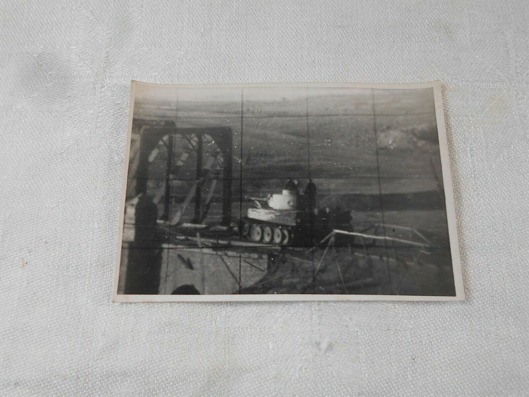 Panzer VI Tiger Blick durch Scherenfernrohr Tosna Brücke in Noko