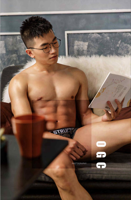 OGC Photography 12 - Chàng kính cận đẹp trai