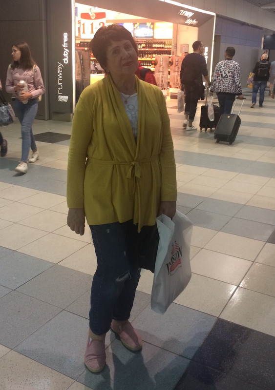 321FE6A4-5E53-4B2B-B757-9E48A12E8C77