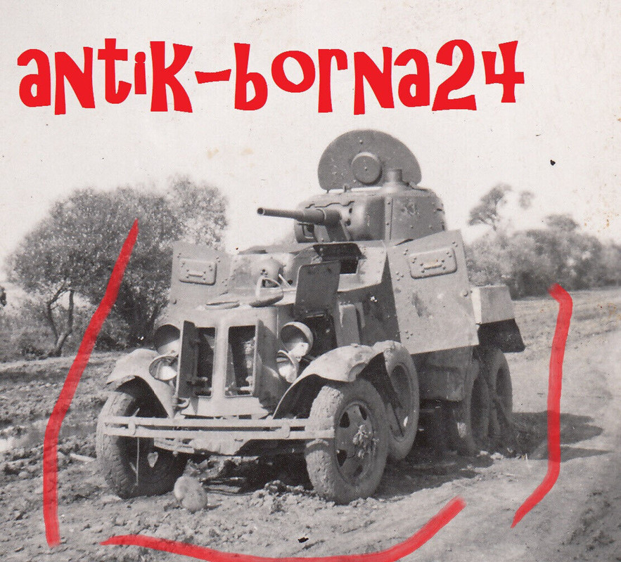 Foto WH Soldat BA-10 russischer Beute Panzerwagen Spähwagen SPW Rußland