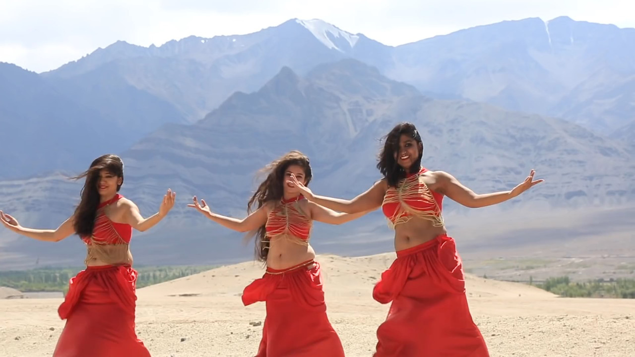 sexy belly dance.mkv_snapshot_02.56.176