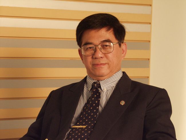 นพ.สมศักดิ์ โล่ห์เลขา