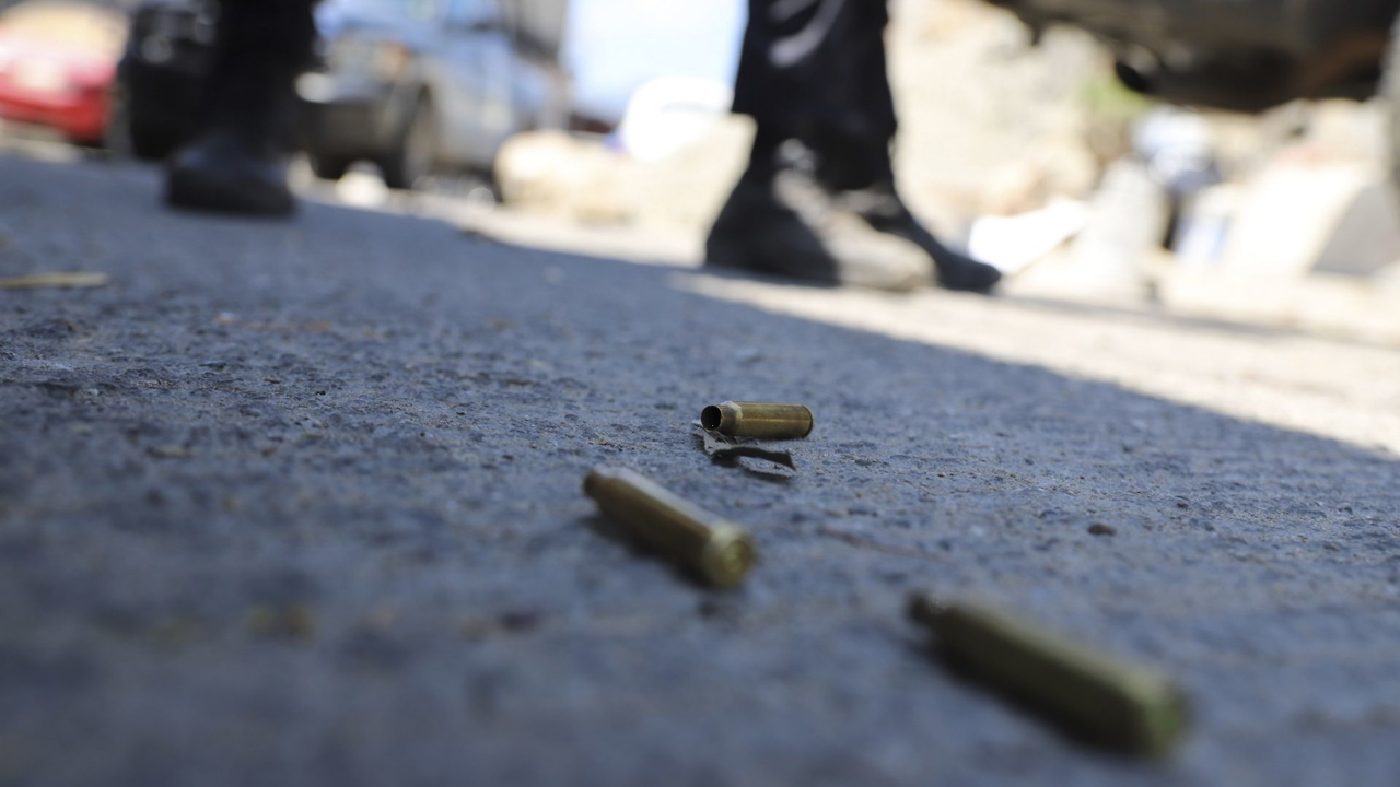 Supuestos sicarios del CJNG atacaron a balazos a esposo de alcaldesa de Apulco