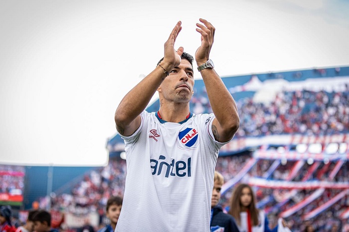 Luis Suarez secara resmi diperkenalkan sebagai pemain Nacional pada 31 Juli 2022 lalu.