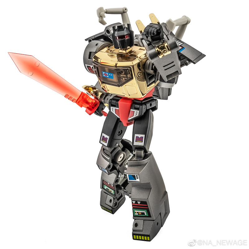 Newage-Toys-H44EX-Ymir-03