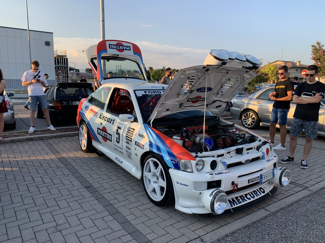 3660F8D4-F313-4E70-AF61-F66979357E7E