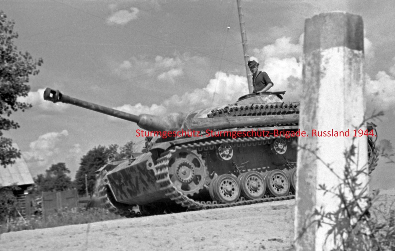 Sturmgeschütz. Sturmgeschütz-Brigade. Russland 1