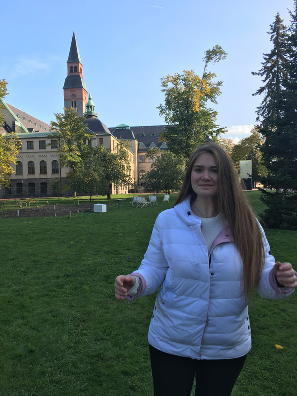 A0A9F29D-B695-44D4-B740-CAC9A12E466F