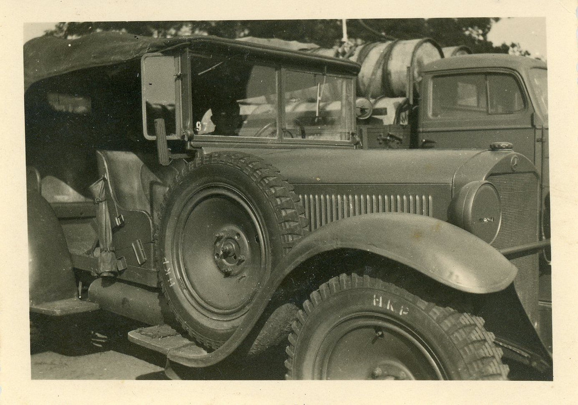 Auto PKW Wagen Mercedes Kübelwagen Foto