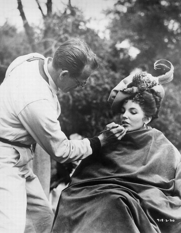 Joan_Collins_e27