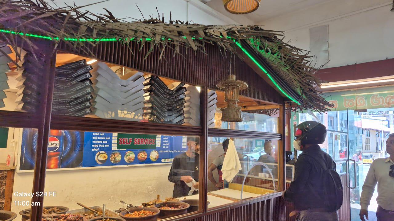 Fresh hot food display at Matara Bhatkade and Bakers