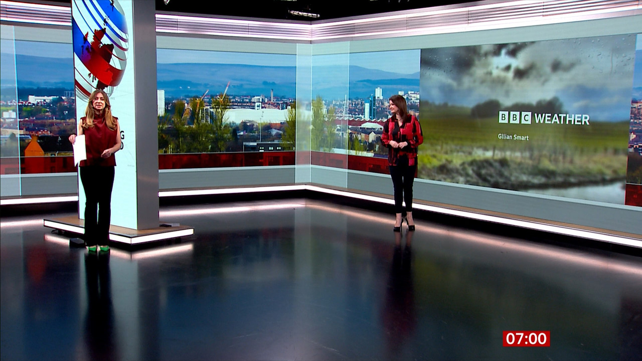 04.09 - 06.50.00 - Breakfast. The BBC's Breakfast programme features ....ts_snapshot_10.19.800