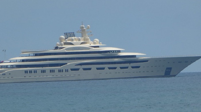 Dilbar, kapal pesiar senilai 600 juta USD milik miliarder Rusia Alisher Usmanov memiliki berbagi fasilitas mewah.