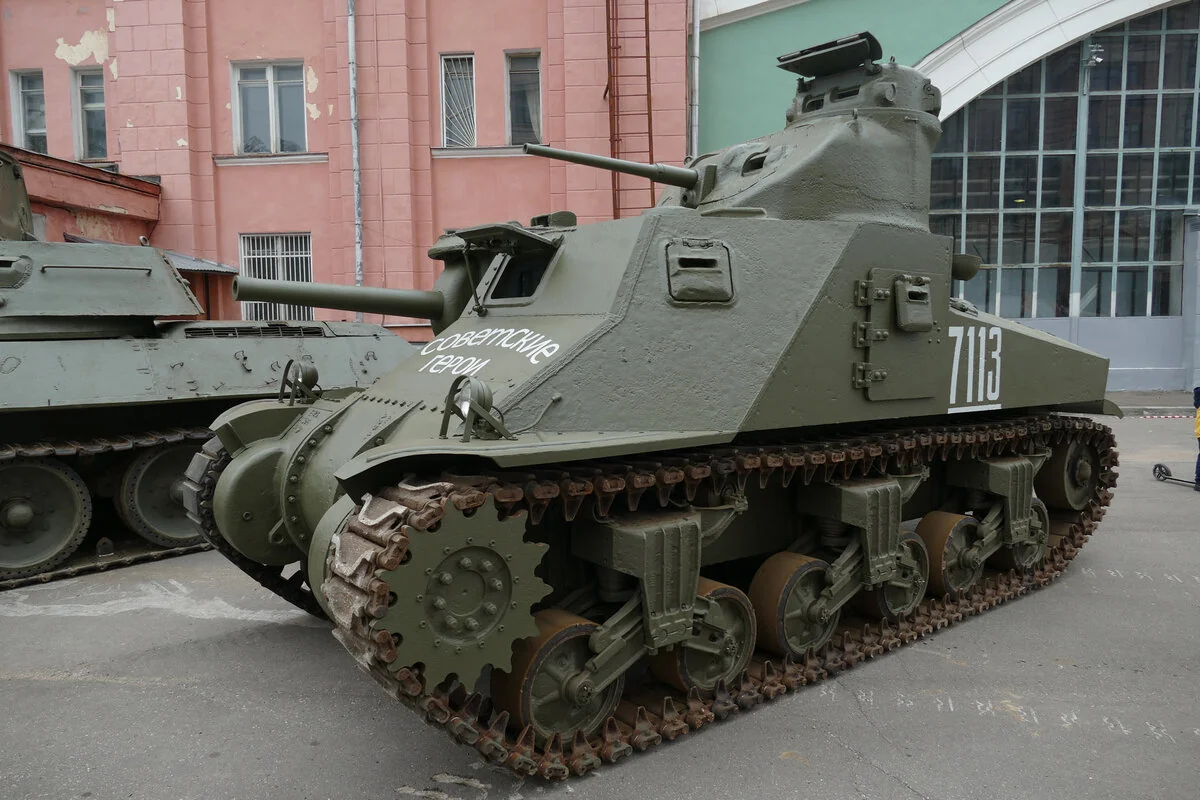 Char M3 lee   Pret-Bail (2012) Restored-medium-tank-m3-lee-v0-2f6xzcdpzi6c1