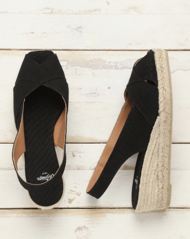 A98A966D-2063-4F32-A925-4562DD4C5244