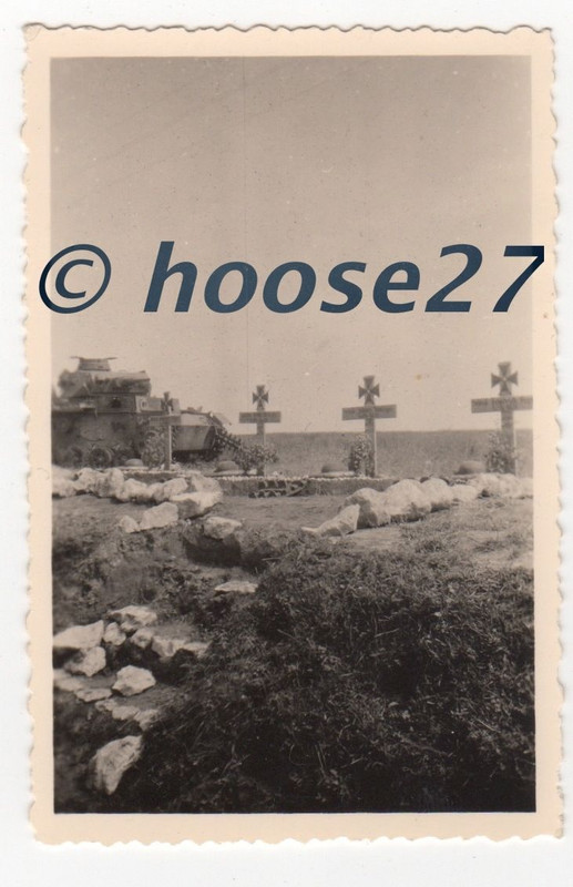 Foto abgeschossener Panzer III Gräber Besatzung 