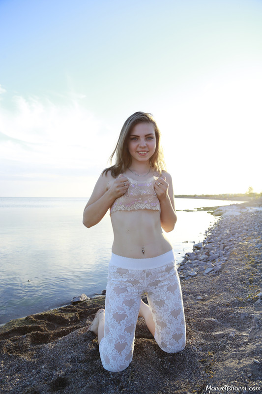 MarvelCharm_Rebecca-Coastal-087