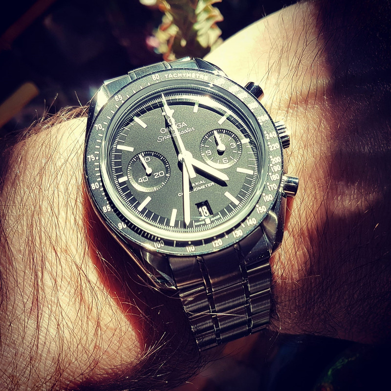 Omega Speedmaster Moonwatch Co-Axial Chronograph 44.25 mm Cal. 9300 (1)