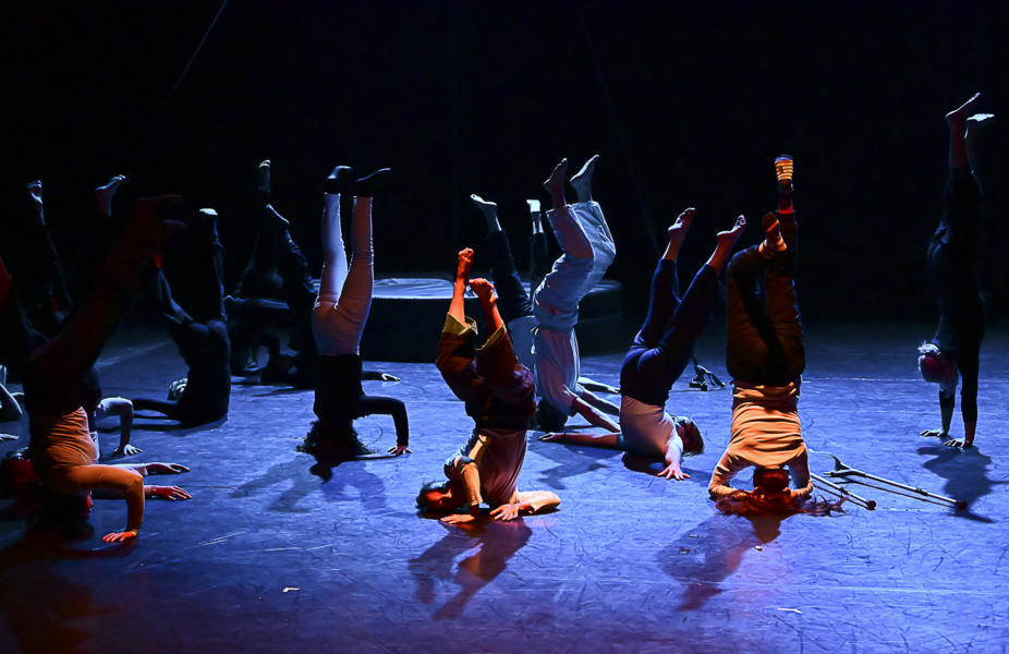 Tout Blue – Spettacolo FLIC Scuola di Circo – 16 e 17 maggio allo Spazio Flic di Torino Tout Blue – Spettacolo FLIC Scuola di Circo – 16 e 17 maggio allo Spazio Flic di Torino