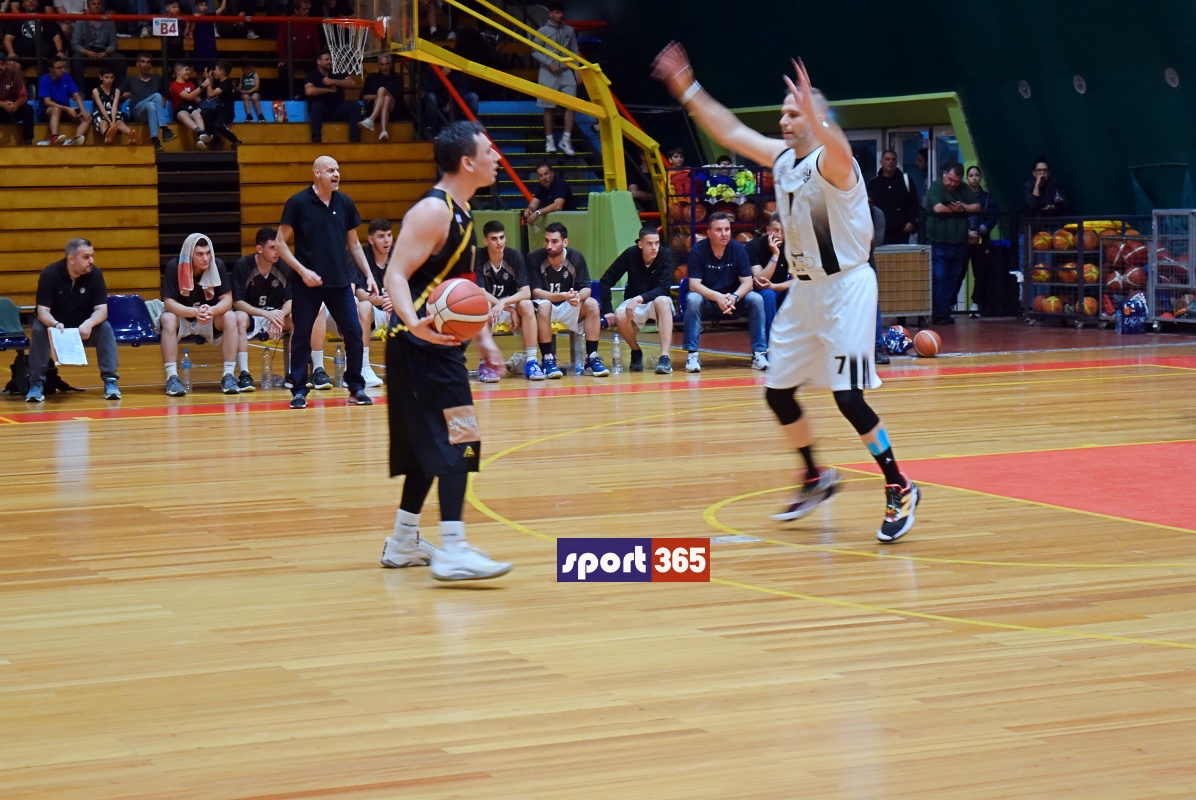 , &Omicron; &Delta;ί&omega;&nu; &Kappa;&upsilon;&pi;&alpha;&rho;&iota;&sigma;&sigma;ί&alpha;&sigmaf;&nbsp;64-60 &tau;&eta;&nu; &Kappa;&alpha;&lambda;&alpha;&mu;ά&tau;&alpha;&nbsp;B.C.&nbsp;&sigma;&tau;&eta;&nu; &Tau;έ&nu;&tau;&alpha;, &iota;&sigma;&omicron;&phi;ά&rho;&iota;&sigma;&epsilon; (1-1) &tau;&omicron;&upsilon;&sigmaf; &tau;&epsilon;&lambda;&iota;&kappa;&omicron;ύ&sigmaf; &tau;&eta;&sigmaf; &Alpha;1 &Epsilon;&Kappa;&Alpha;&Sigma;&Kappa;&Epsilon;&Nu;&Omicron;&Pi; (&phi;&omega;&tau;&omicron;&gamma;&rho;&alpha;&phi;&iota;&epsilon;&sigmaf; & &beta;ί&nu;&tau;&epsilon;&omicron;)