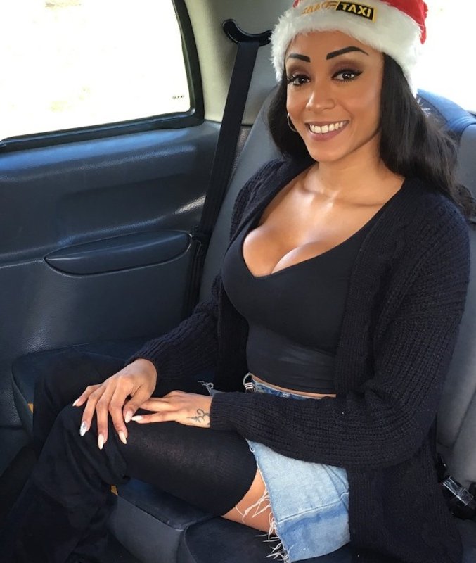 Alyssa Divine - Big tits petite ebony babe squirts 1080p