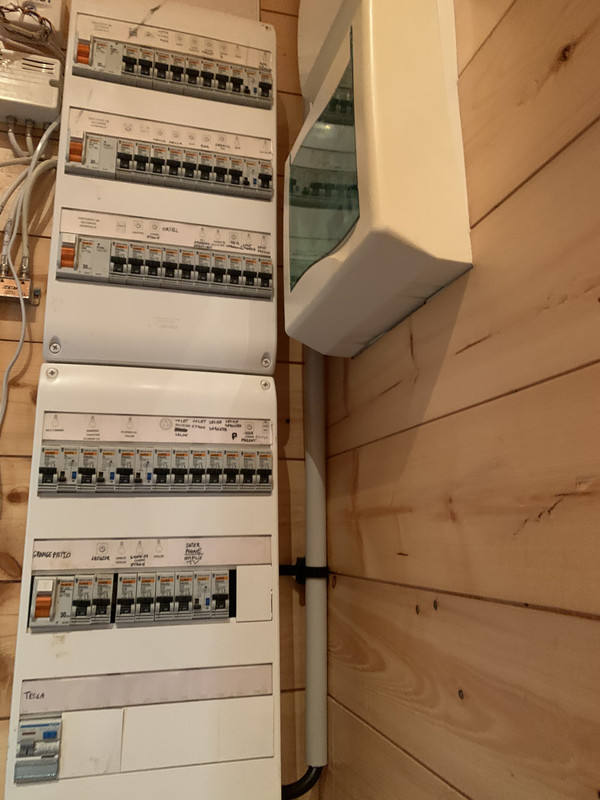 F15C525D-34EA-4A69-8180-CE9883972F98