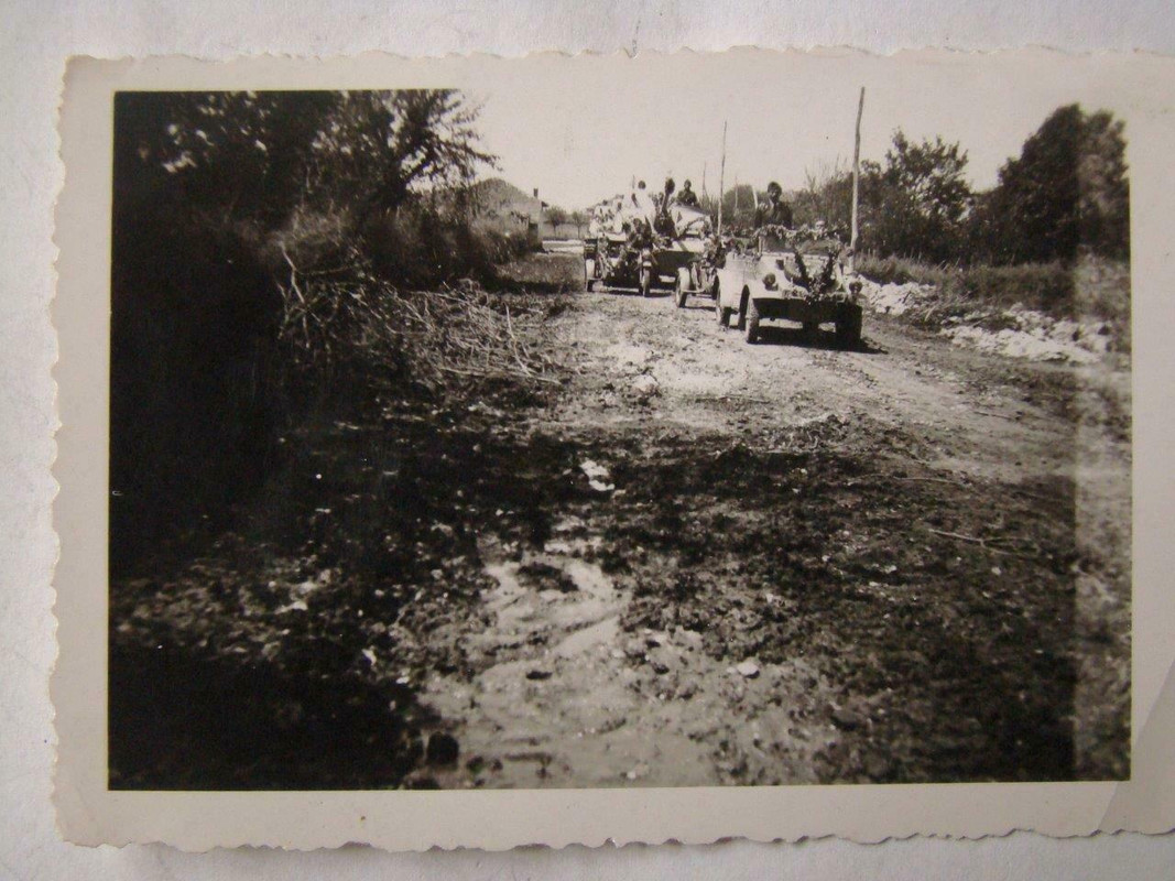 Photo Königreich Bulgarien kolonne Sturmgeschütz, Motorräder Küb