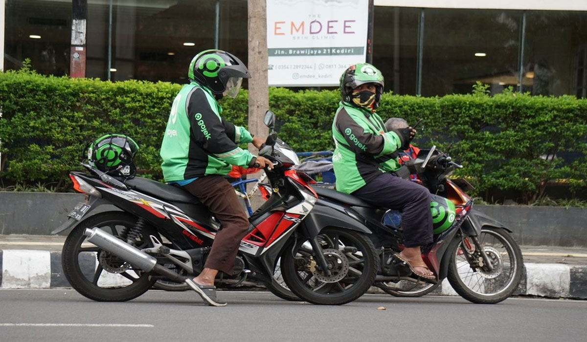 Viral! Ojol di Bandung Diserang OTK, Leher Dicekik dan Dipukul Pakai Tang!