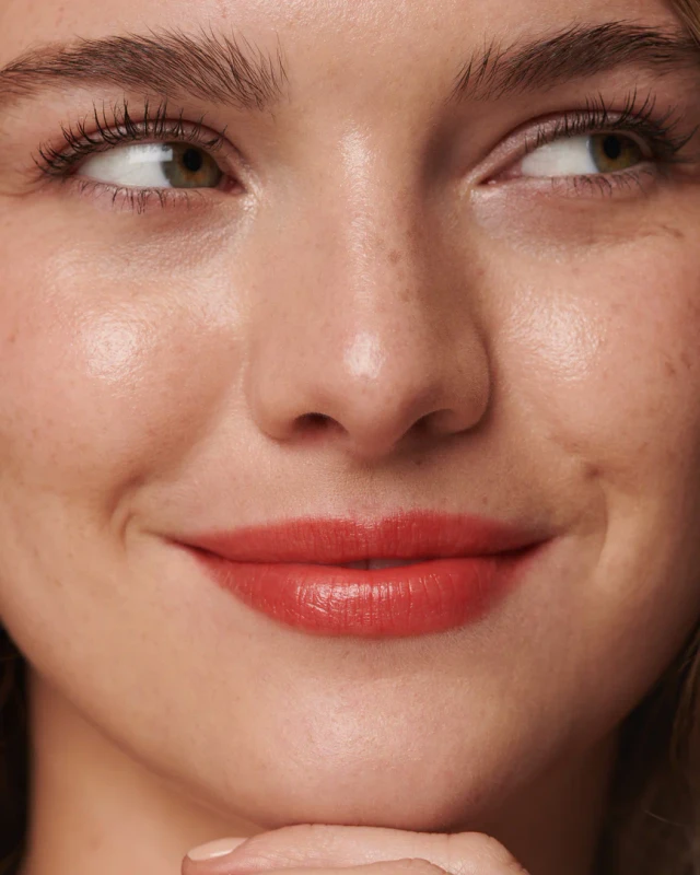 lips baume red curve pdp 5 cd3e8e0d 2d70 4fad 9387 c1b2e193b76b 868x crop top