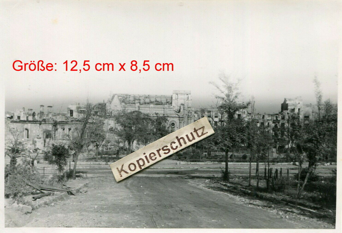 Sewastopol Krim Севастополь , zerstörte Häuser Ruinen Kirche (1)