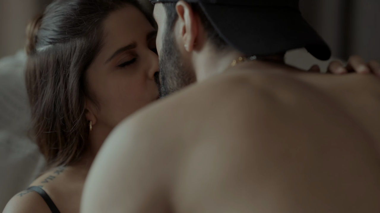 vlcsnap-2025-02-21-02h00m43s482