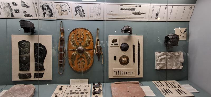 Museo militar nacional, arco de triunfo y museo nacional del pueblo. - Bucarest: Le petit Paris de l’est (7)