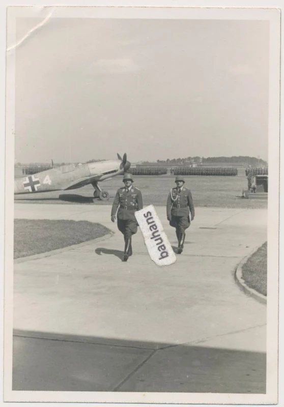 Foto Fliegerhorst Luftwaffe Flugzeug Messerschmitt Bf 109 (3406n)