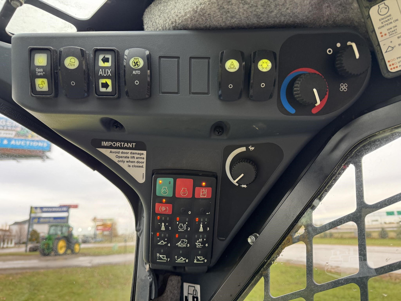 Vehicle thumbnail 24