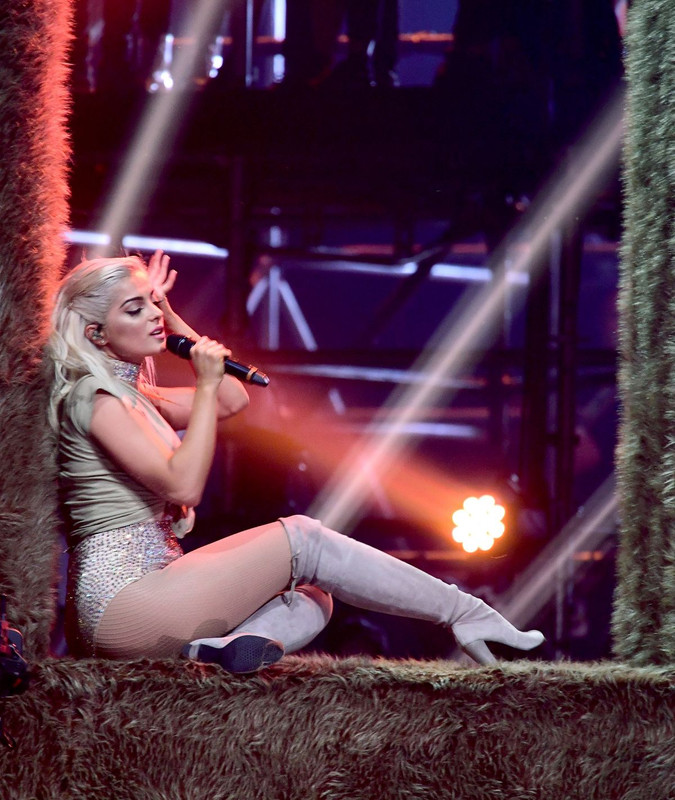 bebe-rexha-performs-at-mtv-europe-music-awards-2016-in-rotterdam