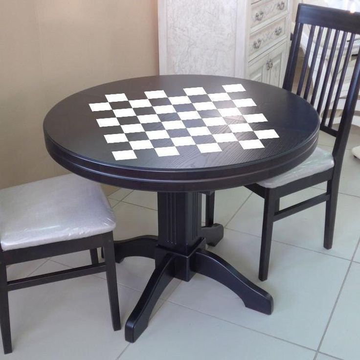 B-W-chess-table.jpg