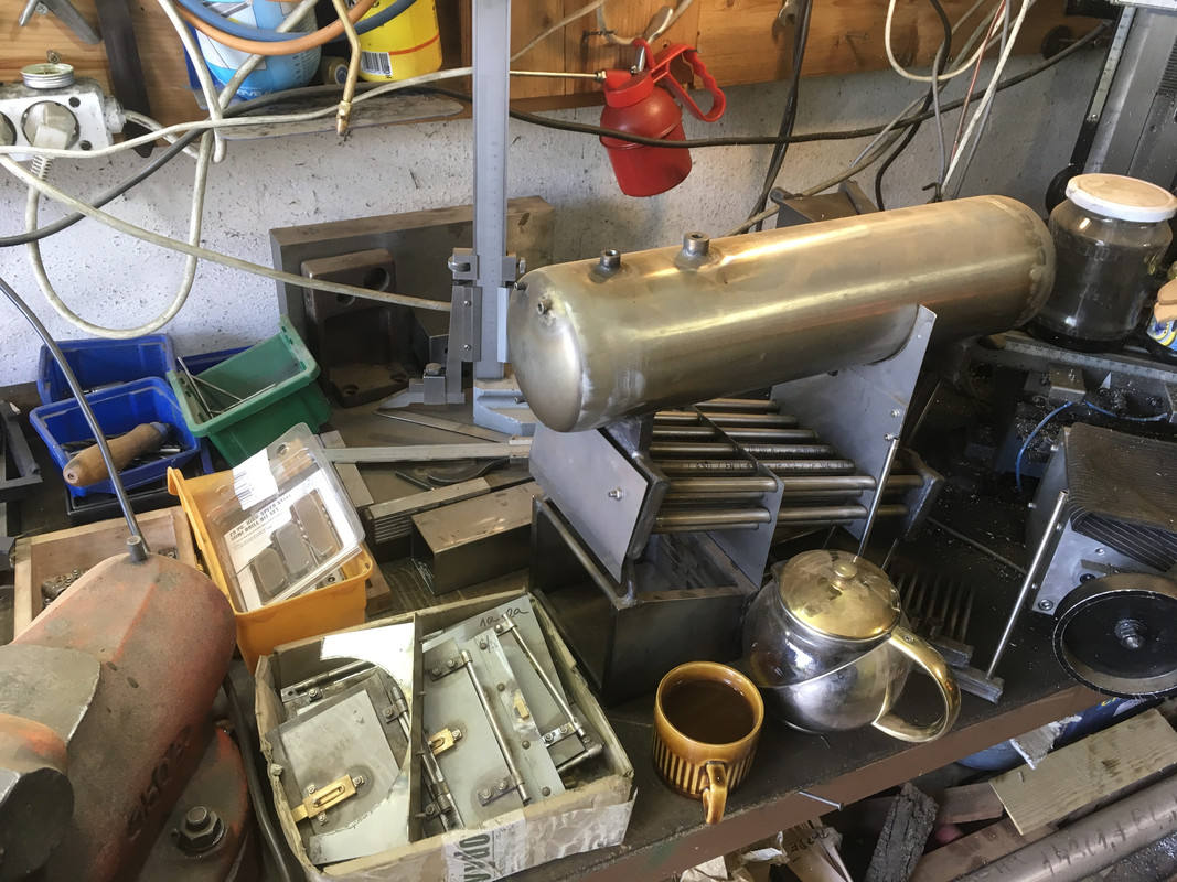 B2E21AD1-6F1E-4FC2-AECB-22D78E34D3E0