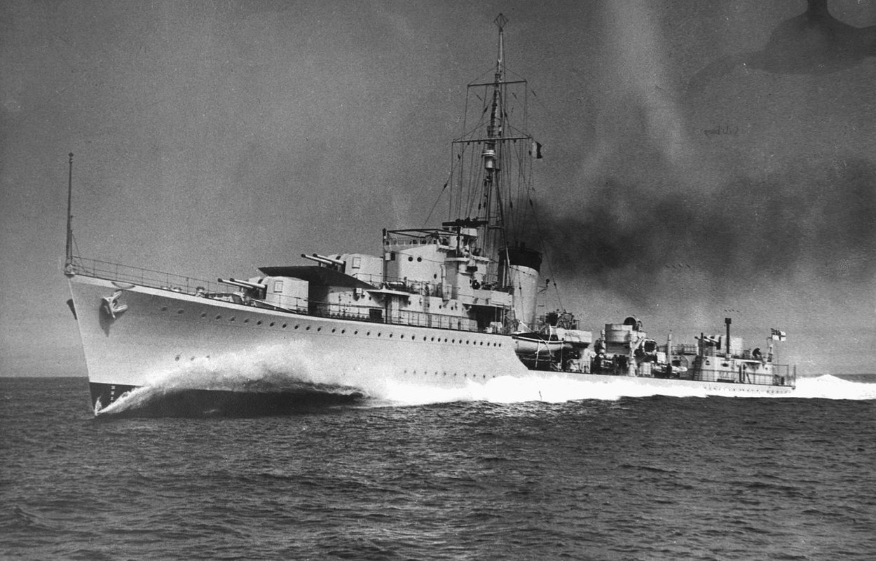 1920px-HMS_Kelly_(1939)_on_full_power_trial