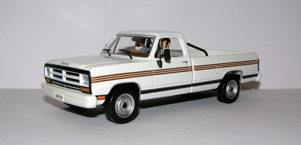 1986 Dodge Ram D150 (Universal Hobbies for Fabbri 007#125) 1
