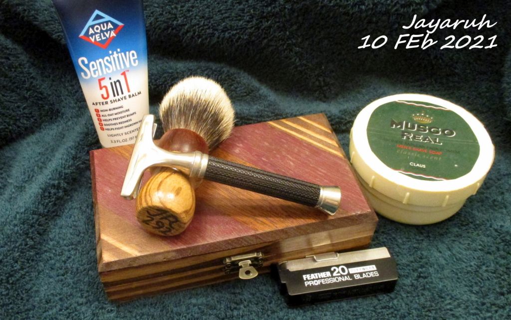 [Image: sos210910.jpg]