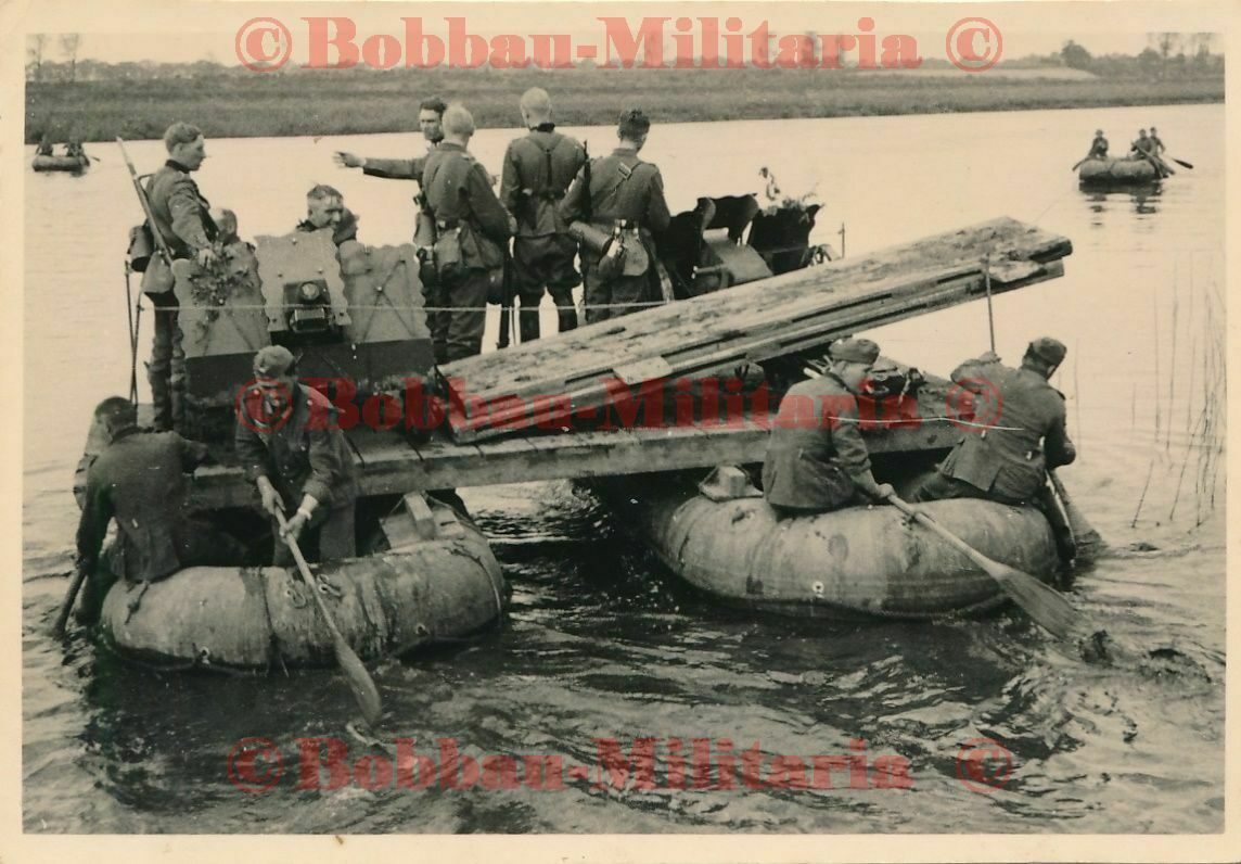 Belgien Einmarsch Wehrmacht 1940 Maas Übergang Schlauchboot PAK Geschütz !