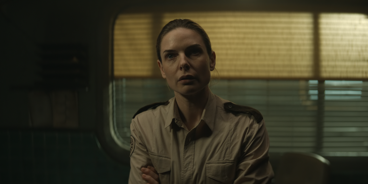 Silo.S01E07.The.Flamekeepers.2160p.10bit.ATVP.WEB-DL.DDP5.1.HEVC-Vyndros.mkv_snapshot_12.18_[2023.07