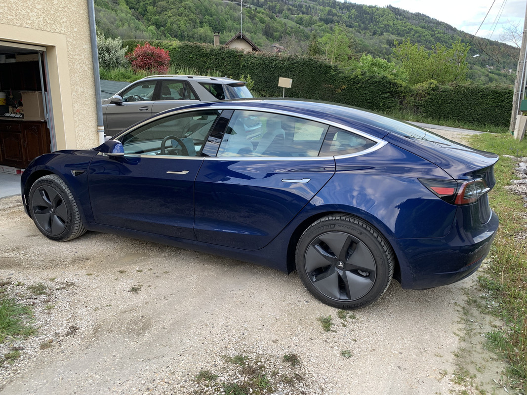 1F9D0F8D-7AE6-4773-B62B-DE659919E223