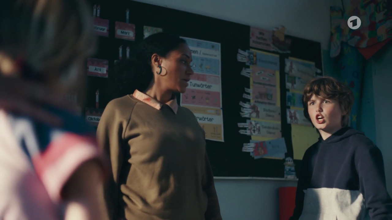 Einfach Nina (2022)_01_02_38_00_250