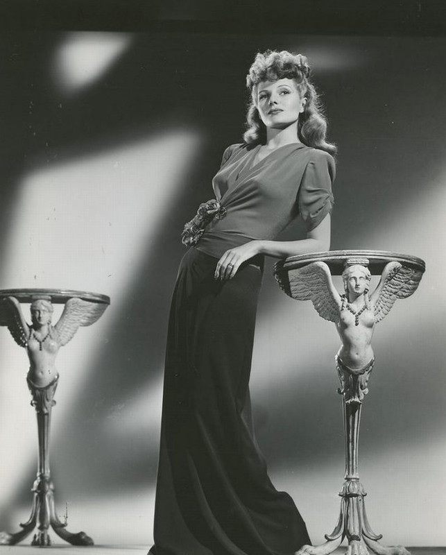 rita_hayworth_d96