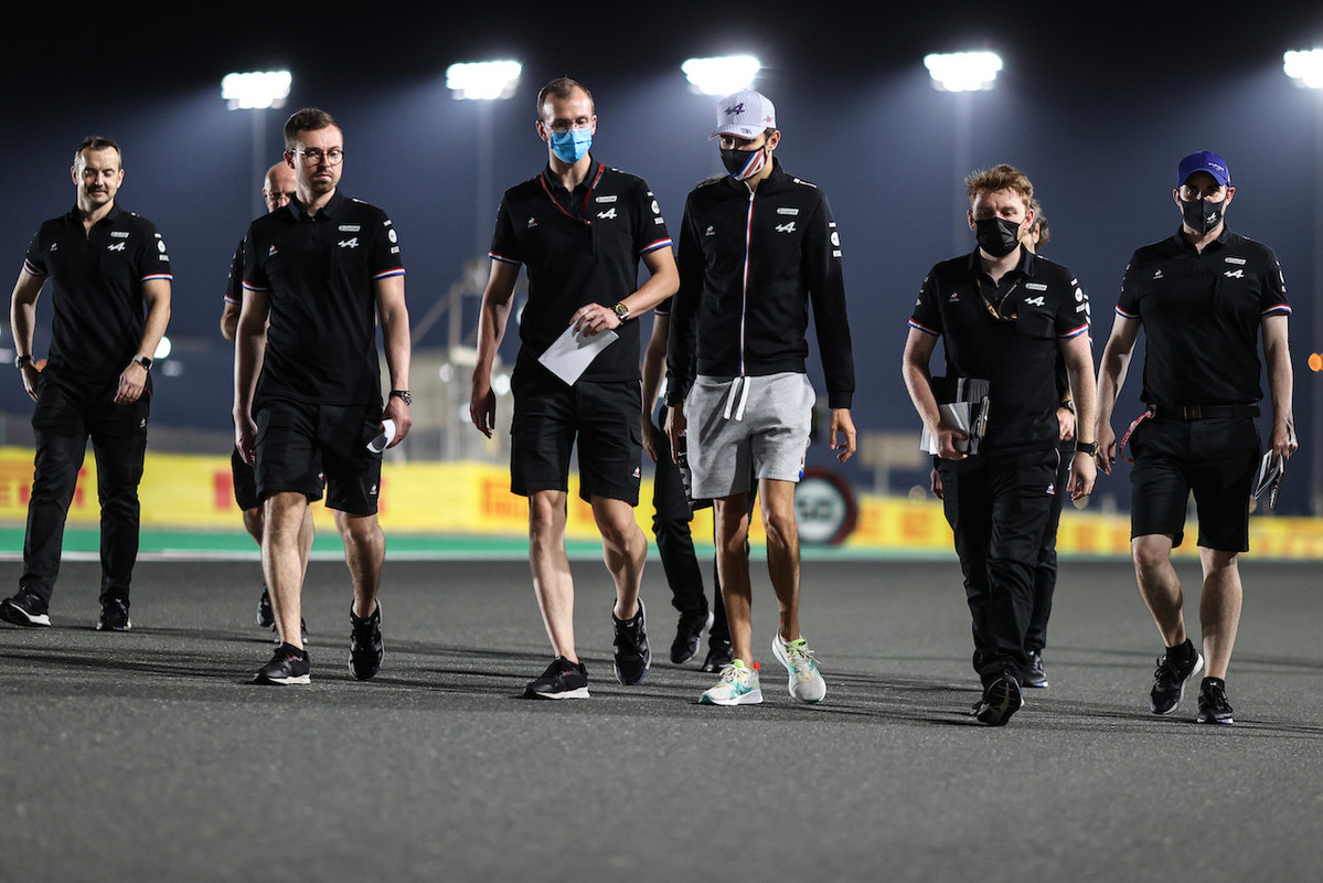 [Imagen: f1-gp-qatar-giovedi-track-walk-202.jpg]